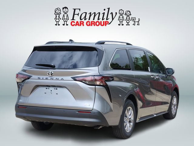 New 2026 Toyota Sienna XLE FWD image 4