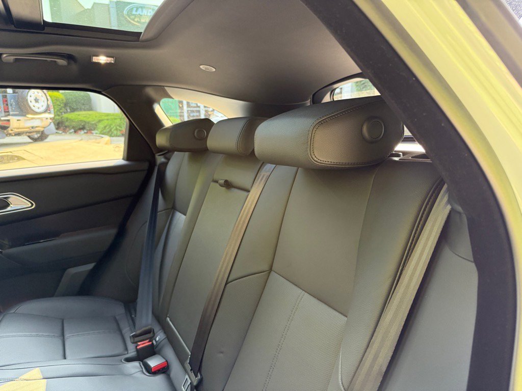 New 2026 Land Rover Range Rover Velar Dynamic SE image 13