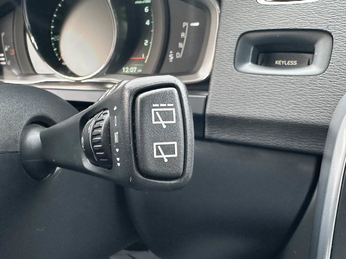 Used 2015 Volvo V60 T5 Premier Plus image 37