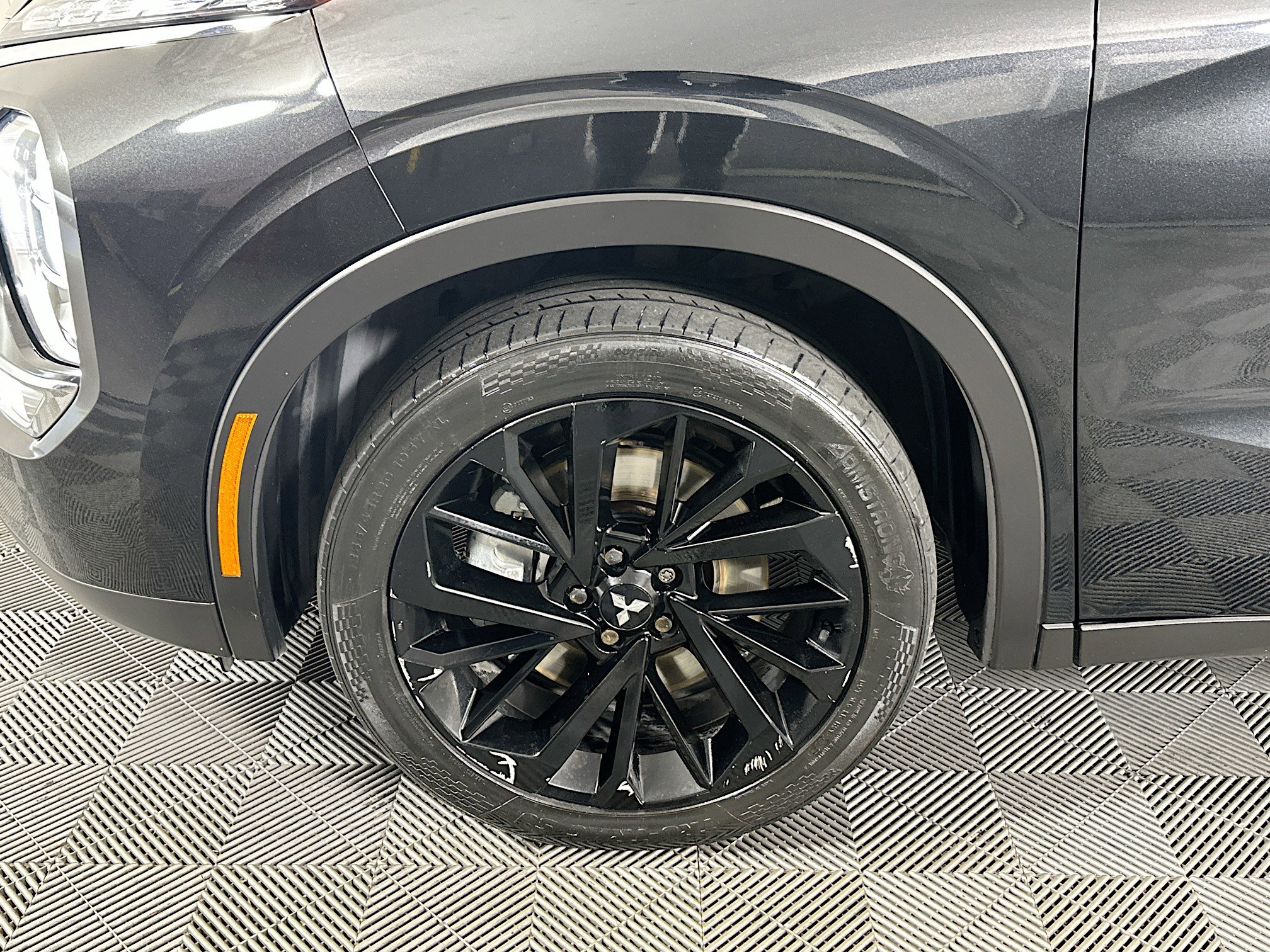 Used 2024 Mitsubishi Outlander SE Black Edition image 11