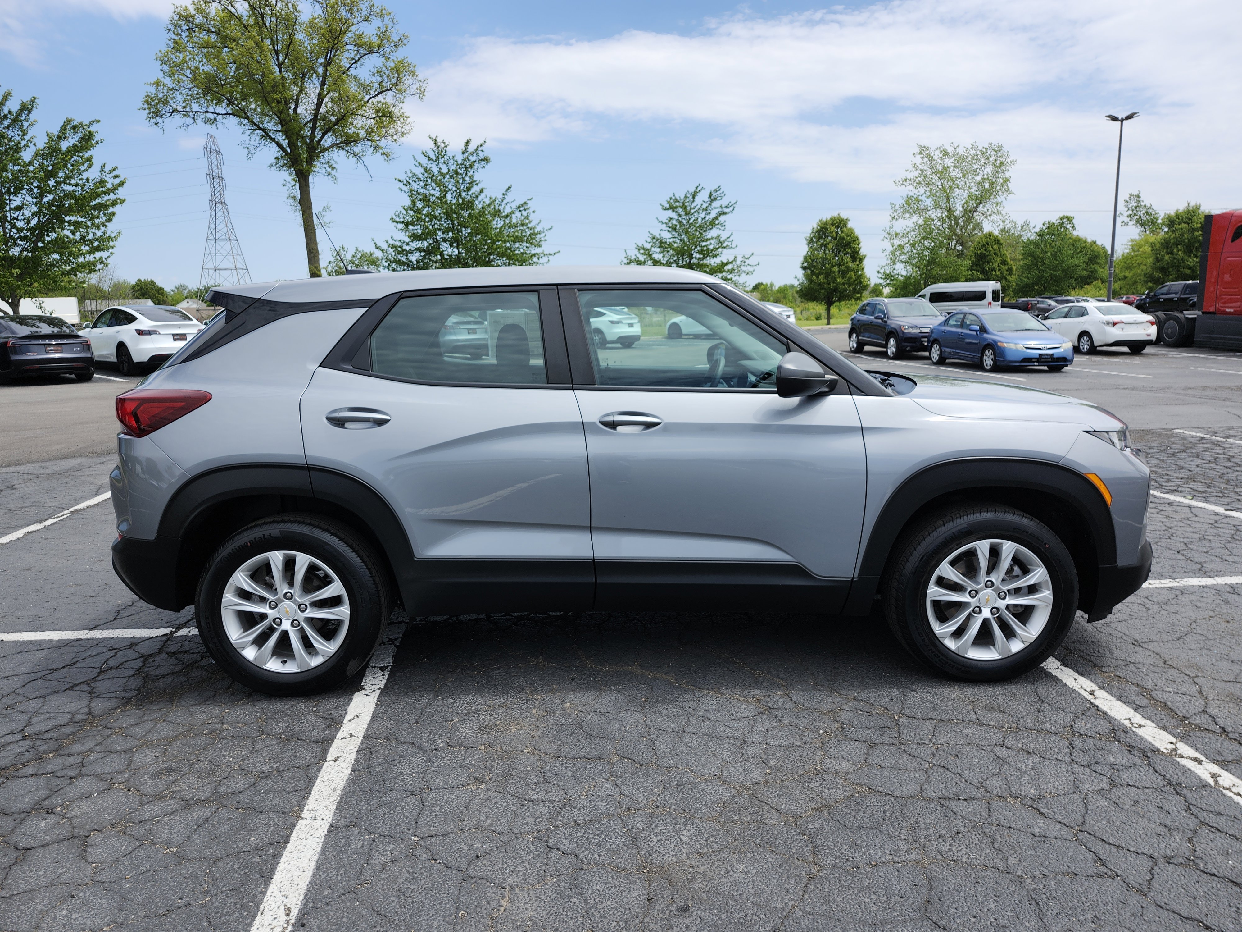 Used 2023 Chevrolet TrailBlazer LS AWD/4WD image 16