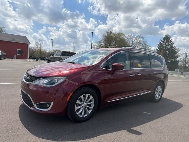 Used 2018 Chrysler Pacifica Touring-L Plus FWD image 1