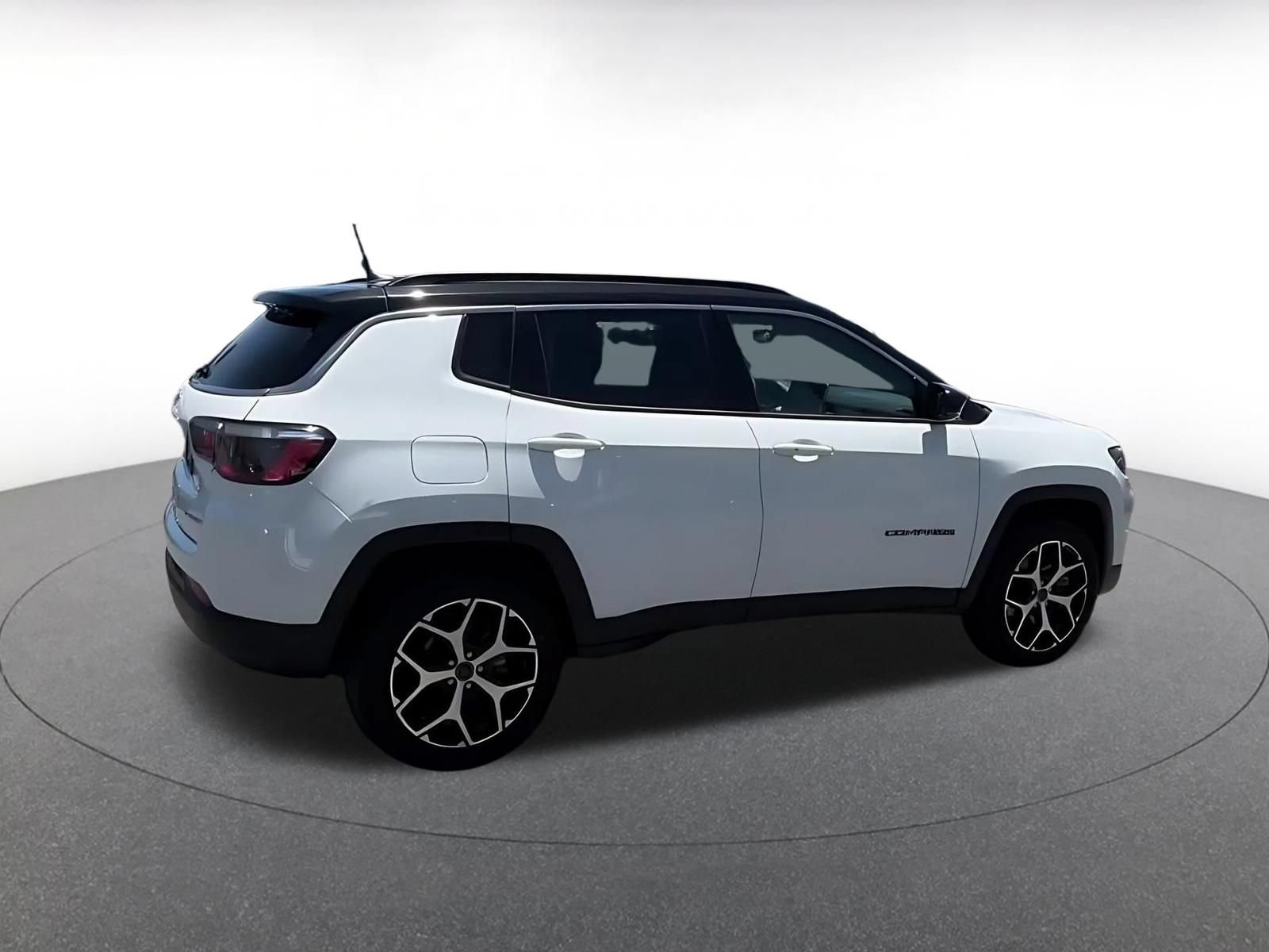 Used 2025 Jeep Compass Limited AWD/4WD image 10