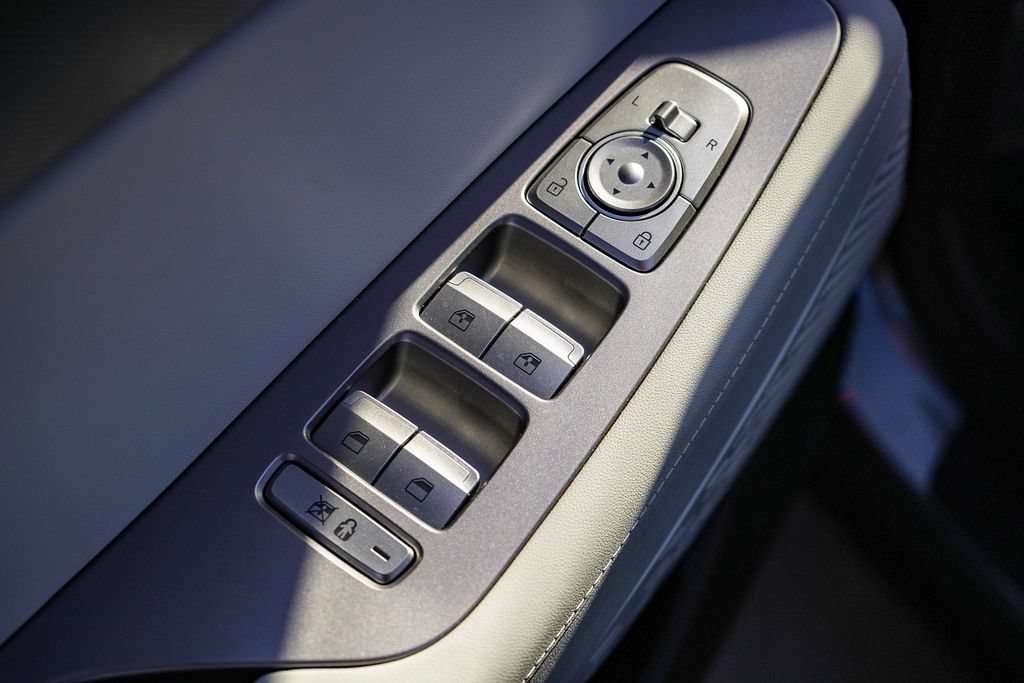 Used 2025 Hyundai Palisade SEL FWD image 19