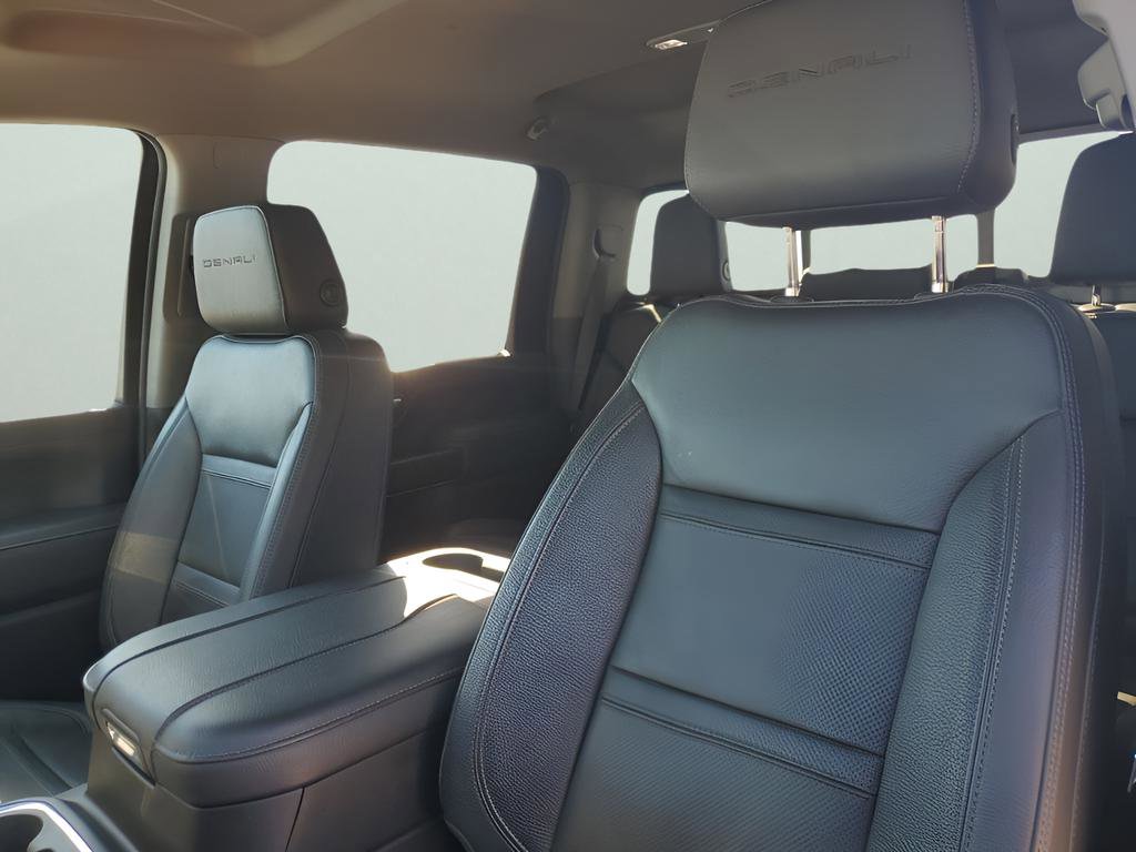 Used 2023 GMC Sierra 3500 Denali image 30