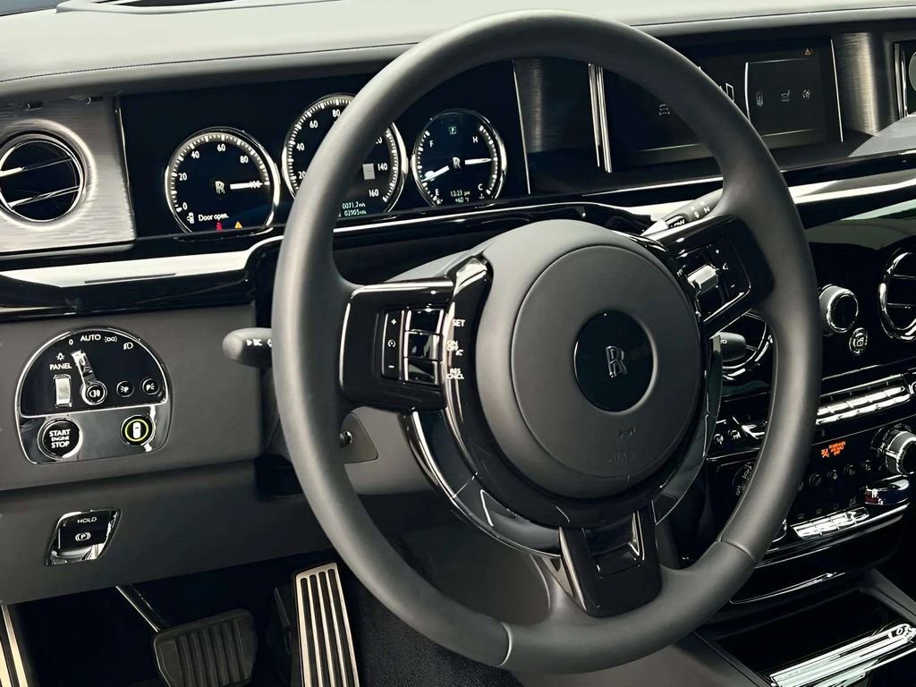 Used 2021 Rolls-Royce Phantom Sedan RWD image 10