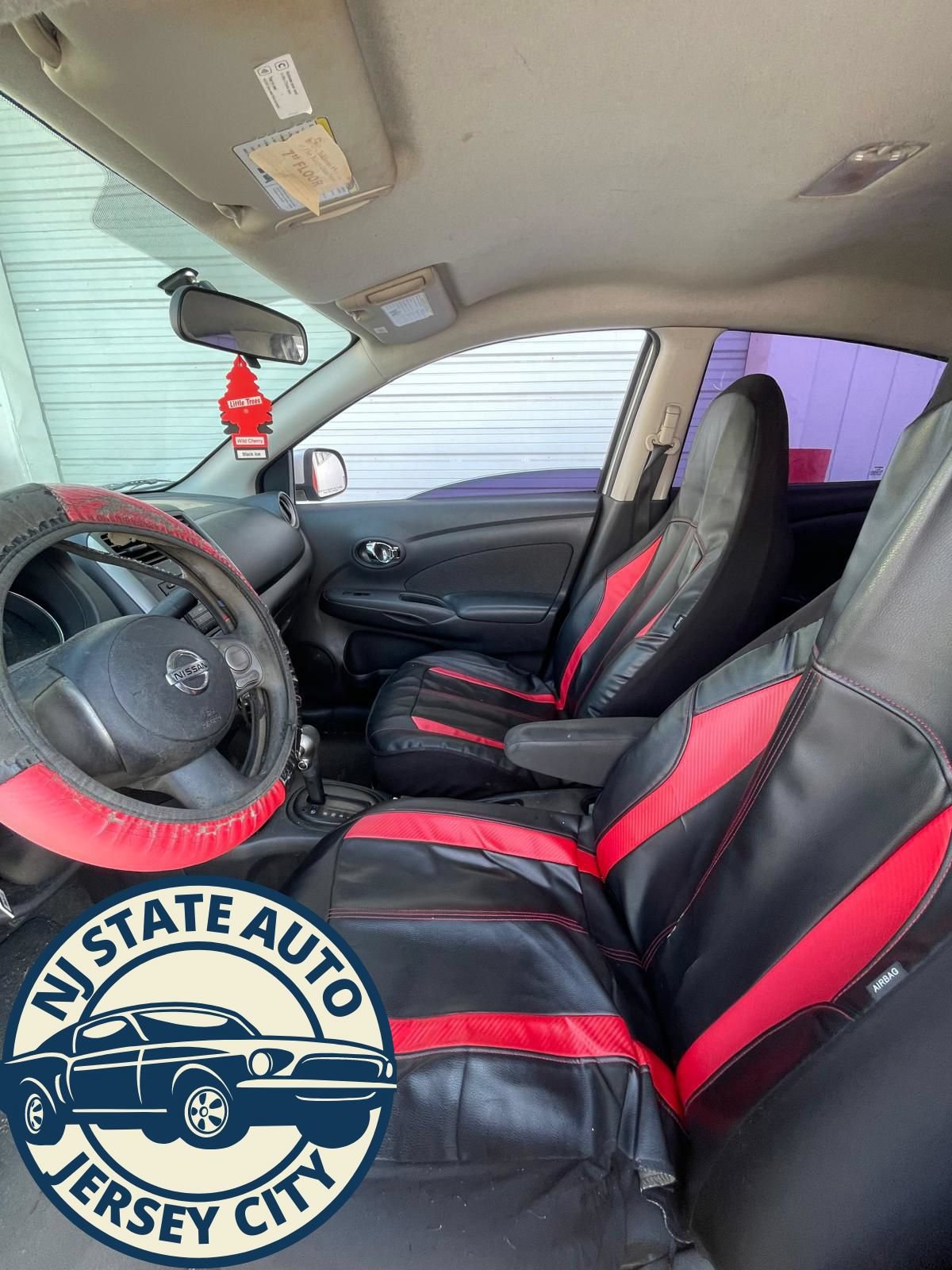 Used 2013 Nissan Versa SV FWD image 4