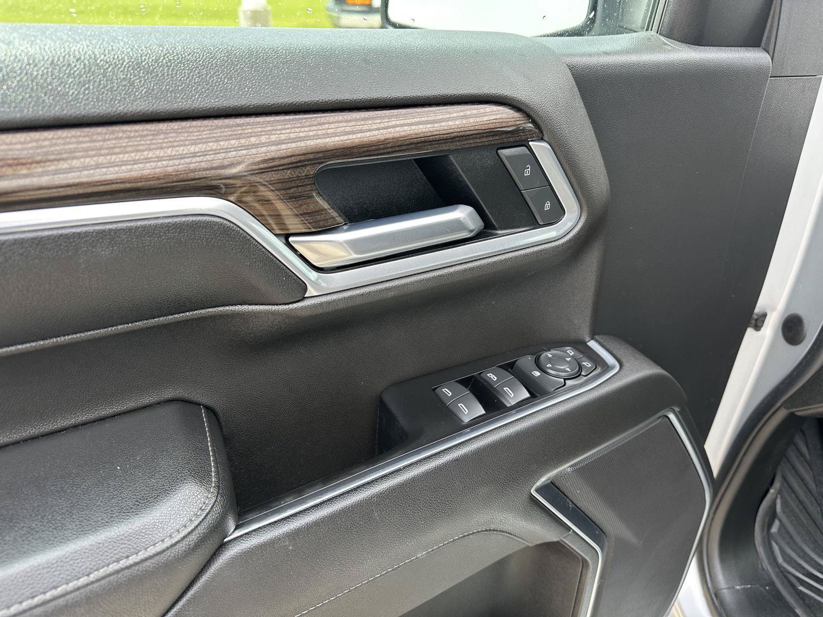 Used 2022 Chevrolet Silverado 1500 RST AWD/4WD image 16