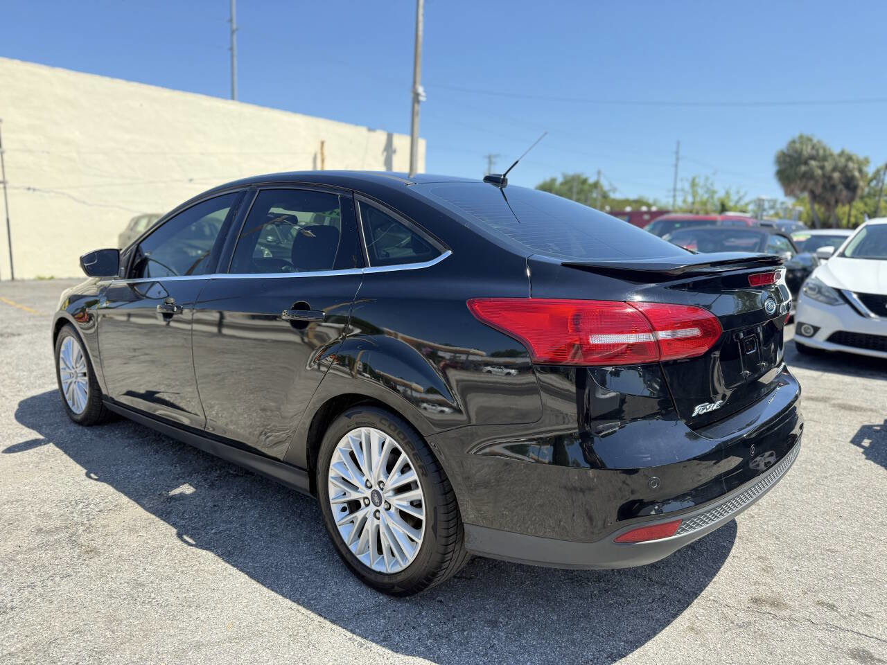 Used 2017 Ford Focus Titanium FWD image 5
