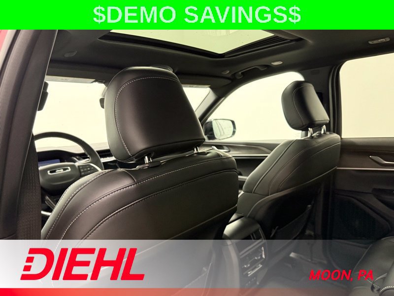 New 2026 Jeep Grand Cherokee Altitude AWD/4WD image 18