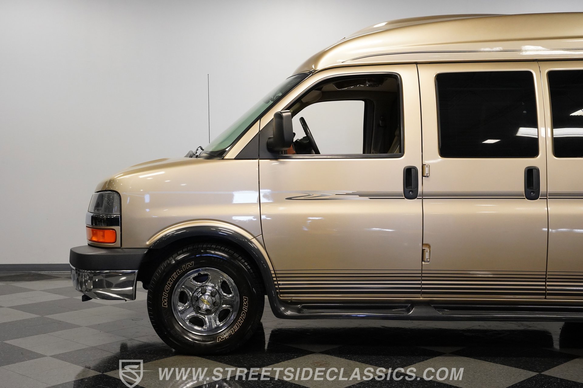 Used 2006 Chevrolet Express 1500 w/ Preferred Equipment Group image 23