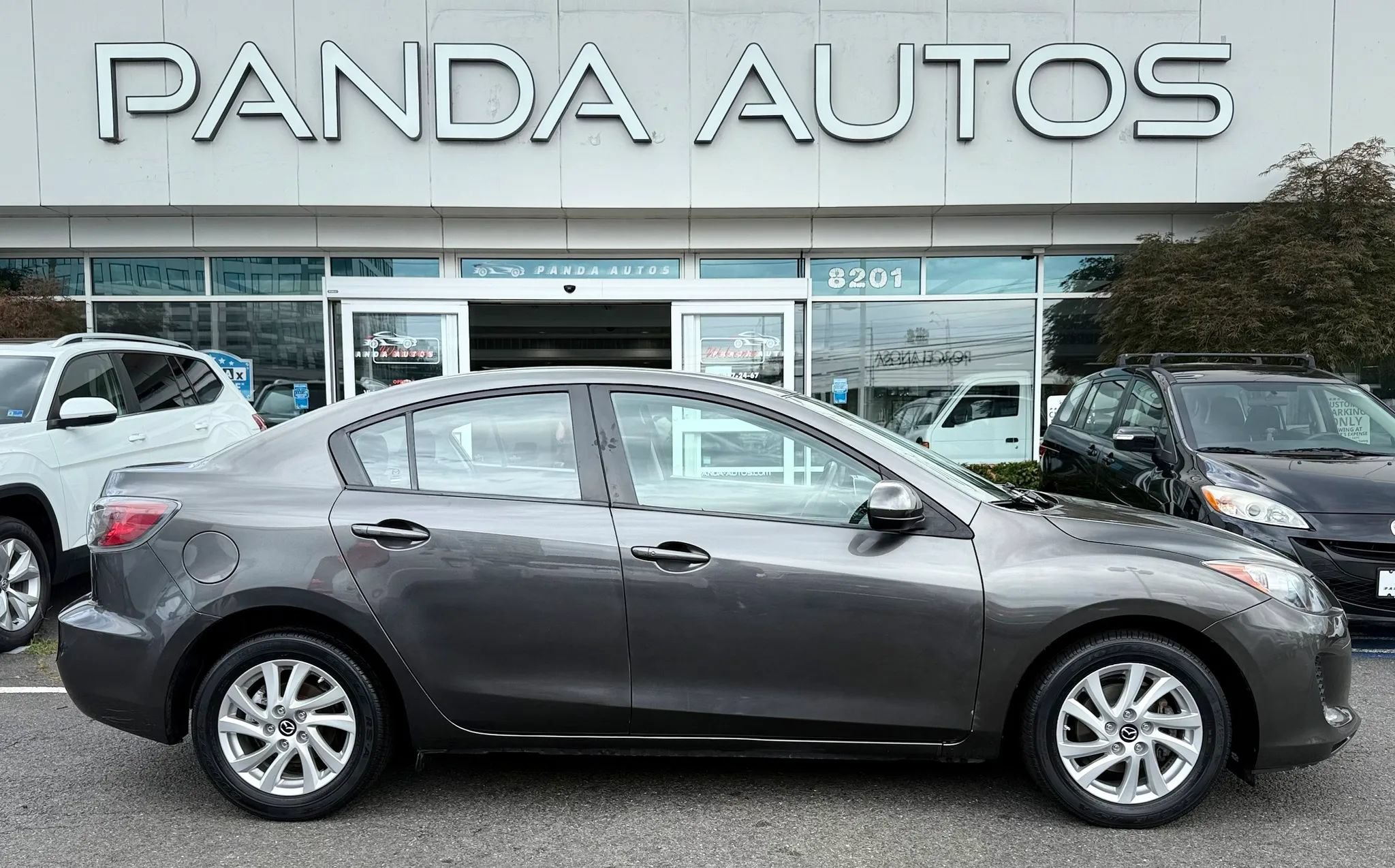 Used 2013 MAZDA MAZDA3 i Touring FWD image 8