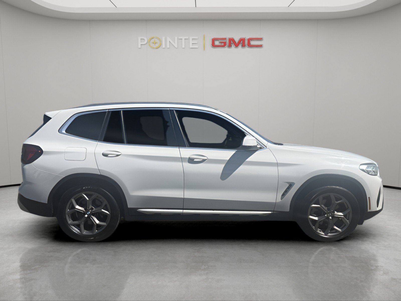 Used 2022 BMW X3 xDrive30i w/ Premium Package 2 AWD/4WD image 2