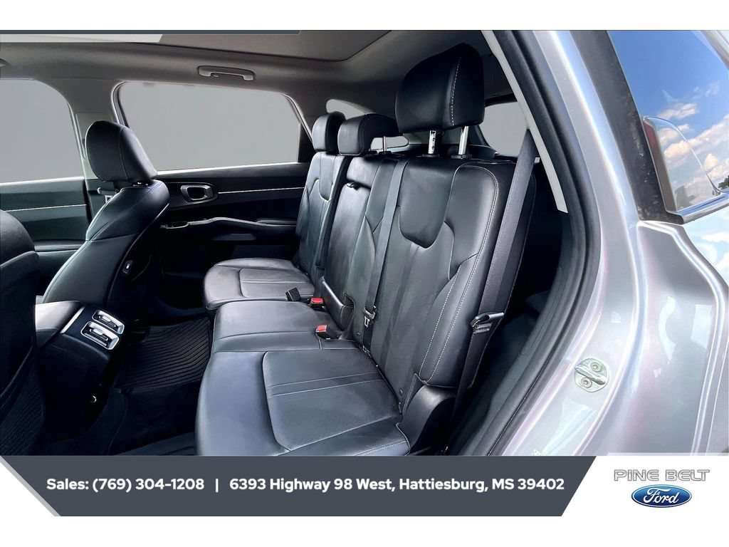 Used 2022 Kia Sorento S w/ Panoramic Sunroof Package FWD image 19