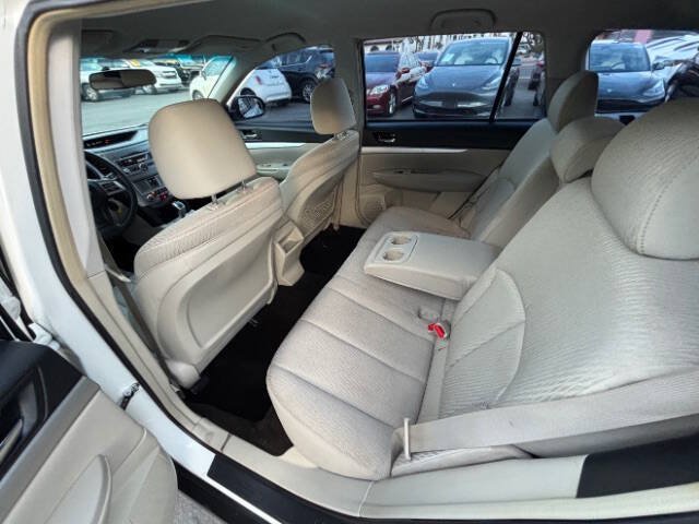 Used 2012 Subaru Outback 2.5i w/ Alloy Wheel Pkg AWD/4WD image 10