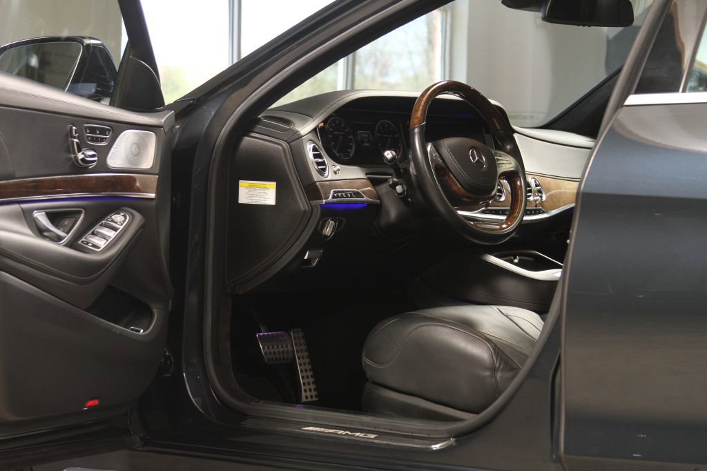 Used 2014 Mercedes-Benz S 63 AMG 4MATIC Sedan w/ Driver Assistance Package image 32