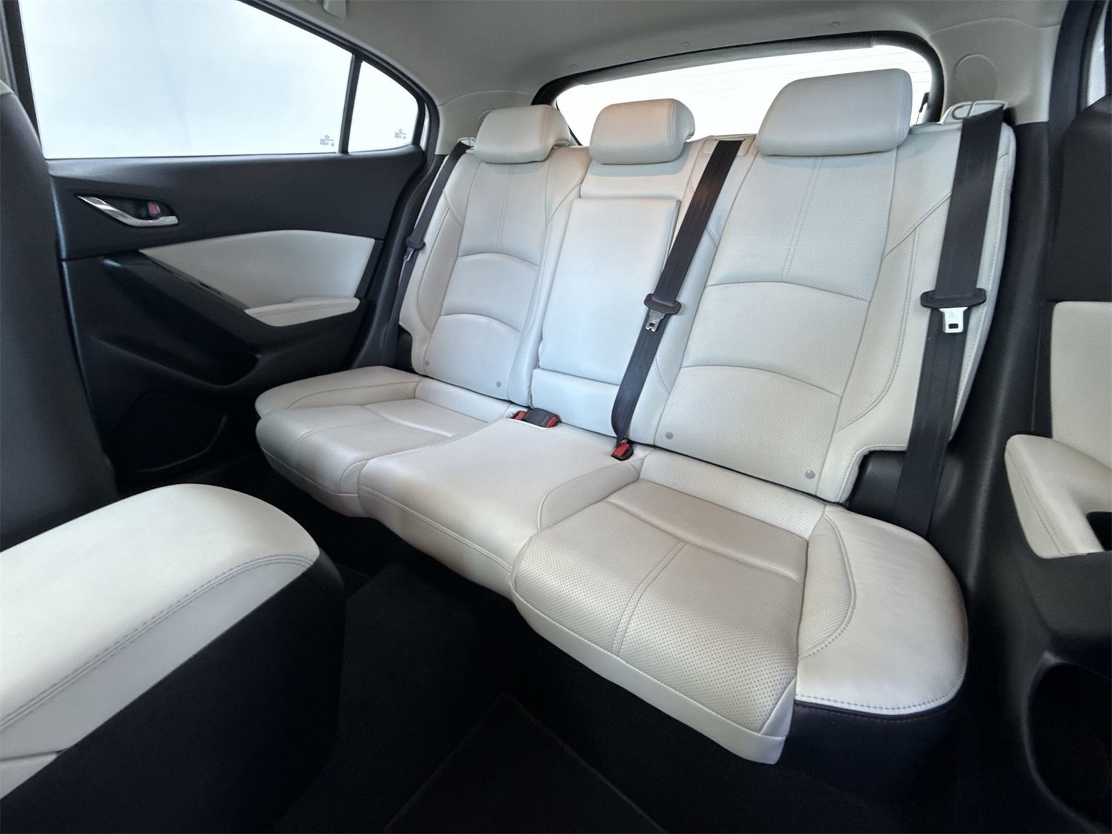 Used 2018 MAZDA MAZDA3 Grand Touring image 42