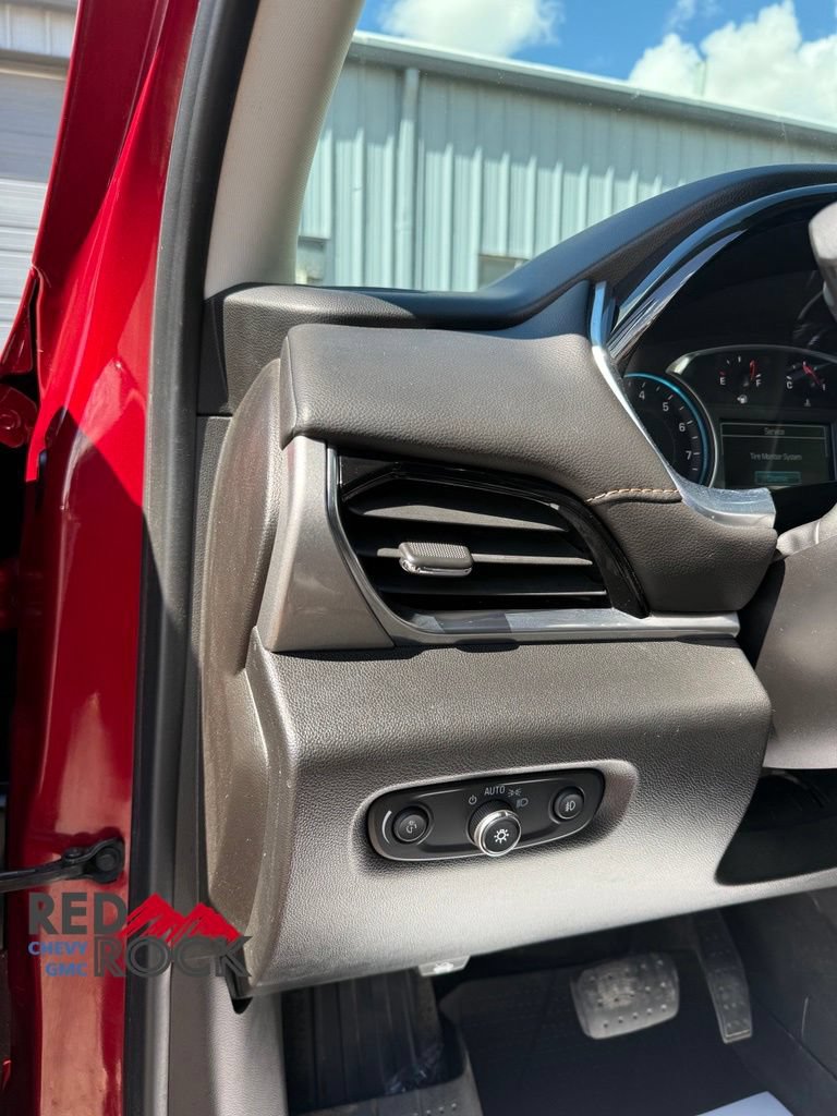 Used 2019 Chevrolet Traverse RS w/ LPO, Floor Liner Package AWD/4WD image 13
