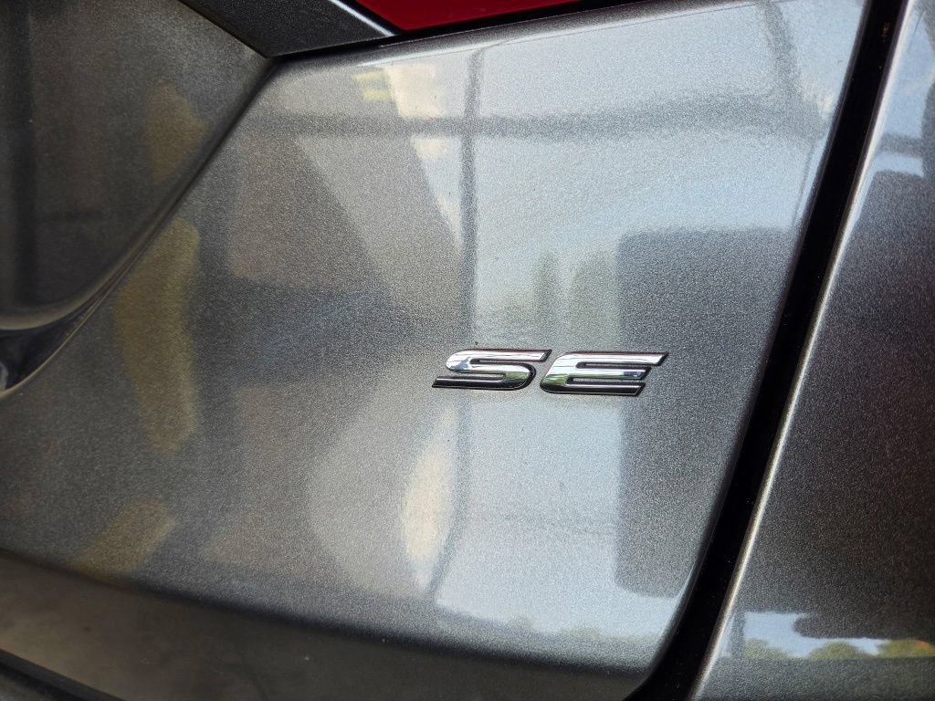 Used 2015 Ford Fusion SE FWD image 10