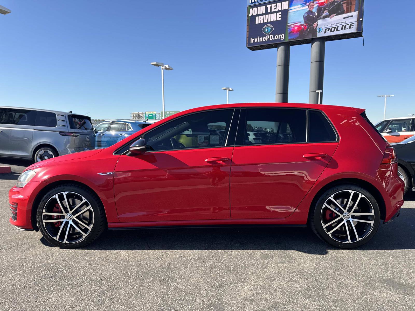 Used 2017 Volkswagen GTI Sport image 2