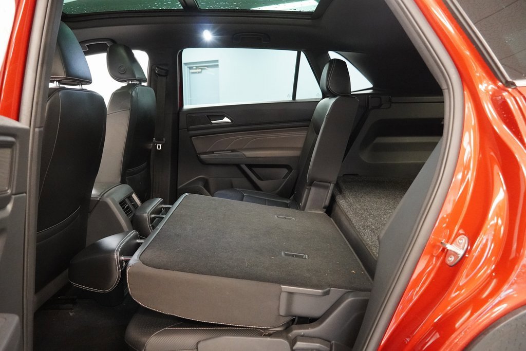 Used 2021 Volkswagen Atlas Cross Sport SE w/ Panoramic Sunroof Package image 27