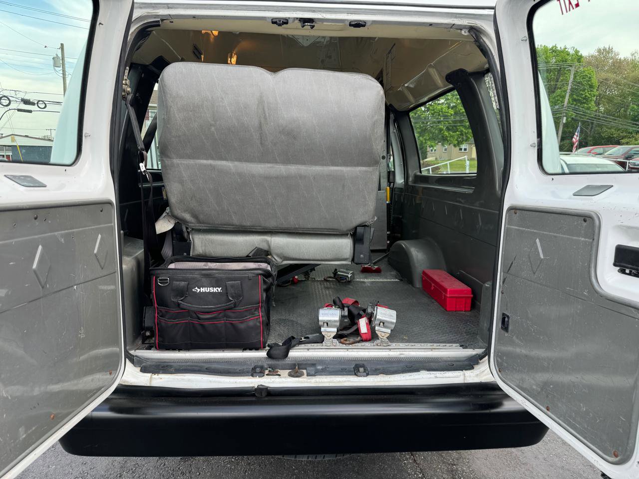 Used 2009 Ford E-250 and Econoline 250 Extended RWD image 18