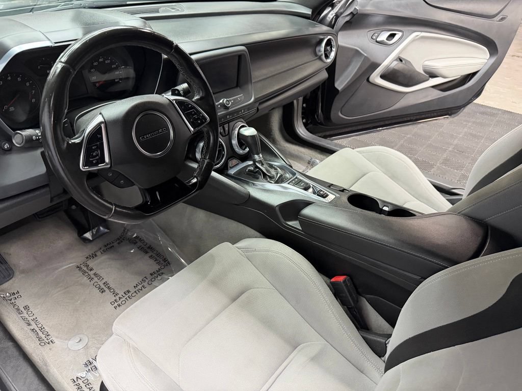 Used 2023 Chevrolet Camaro LT RWD image 30