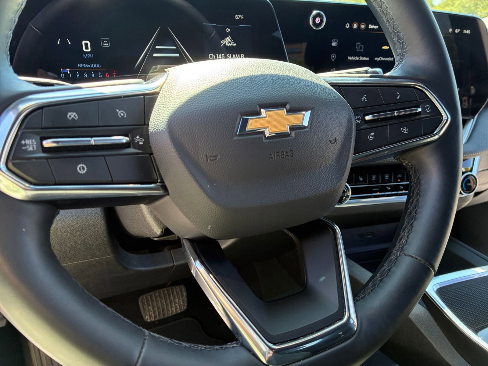Used 2025 Chevrolet Equinox LT FWD image 28