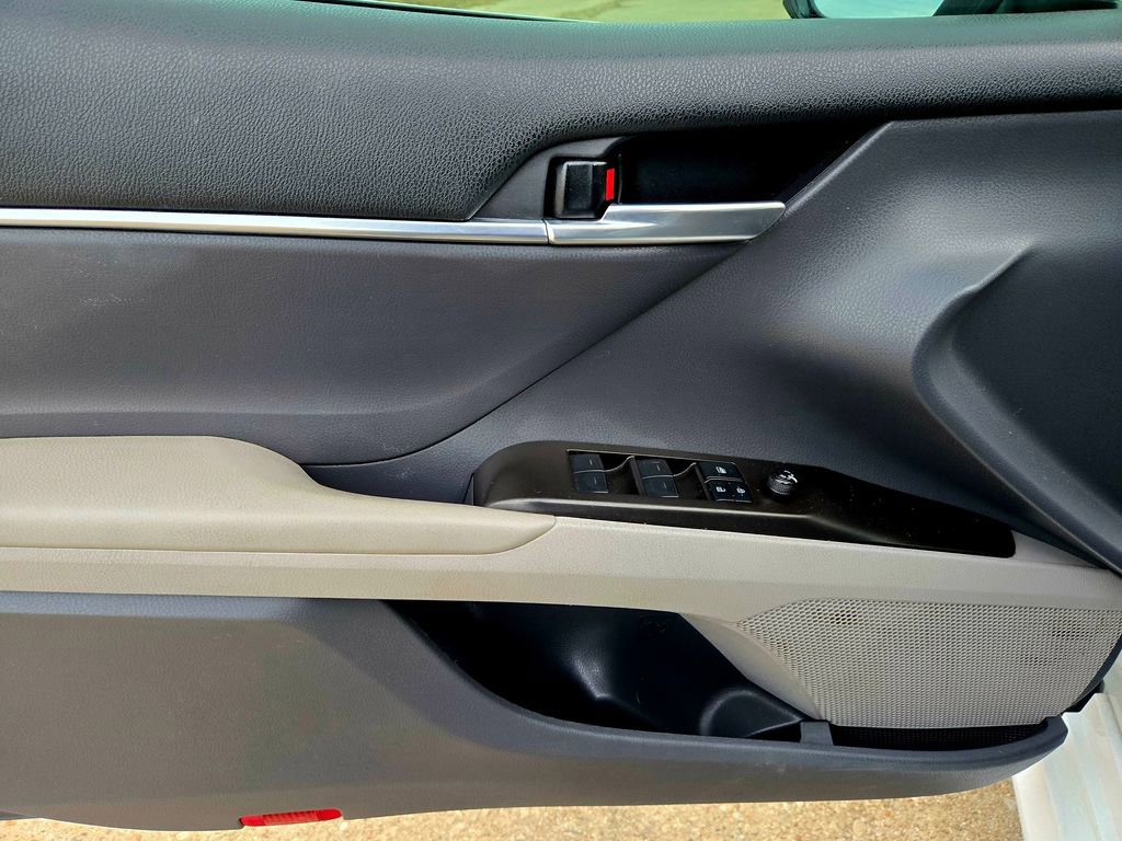 Used 2021 Toyota Camry LE w/ Carpet Mat Package (TMS) image 30