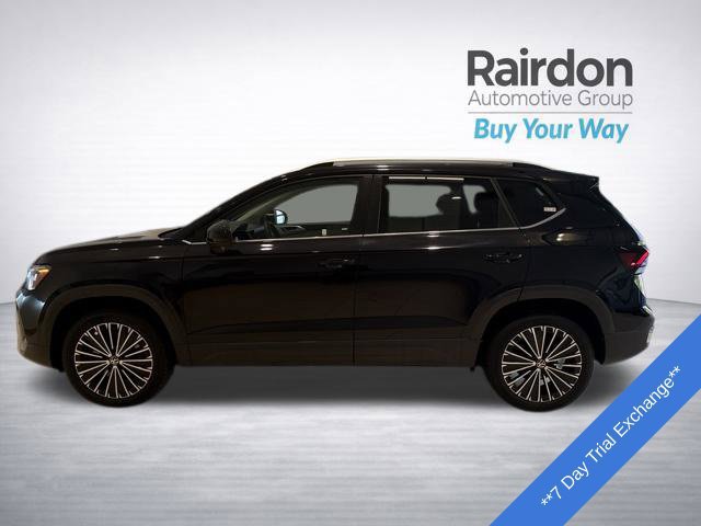 Used 2025 Volkswagen Taos SE FWD image 2