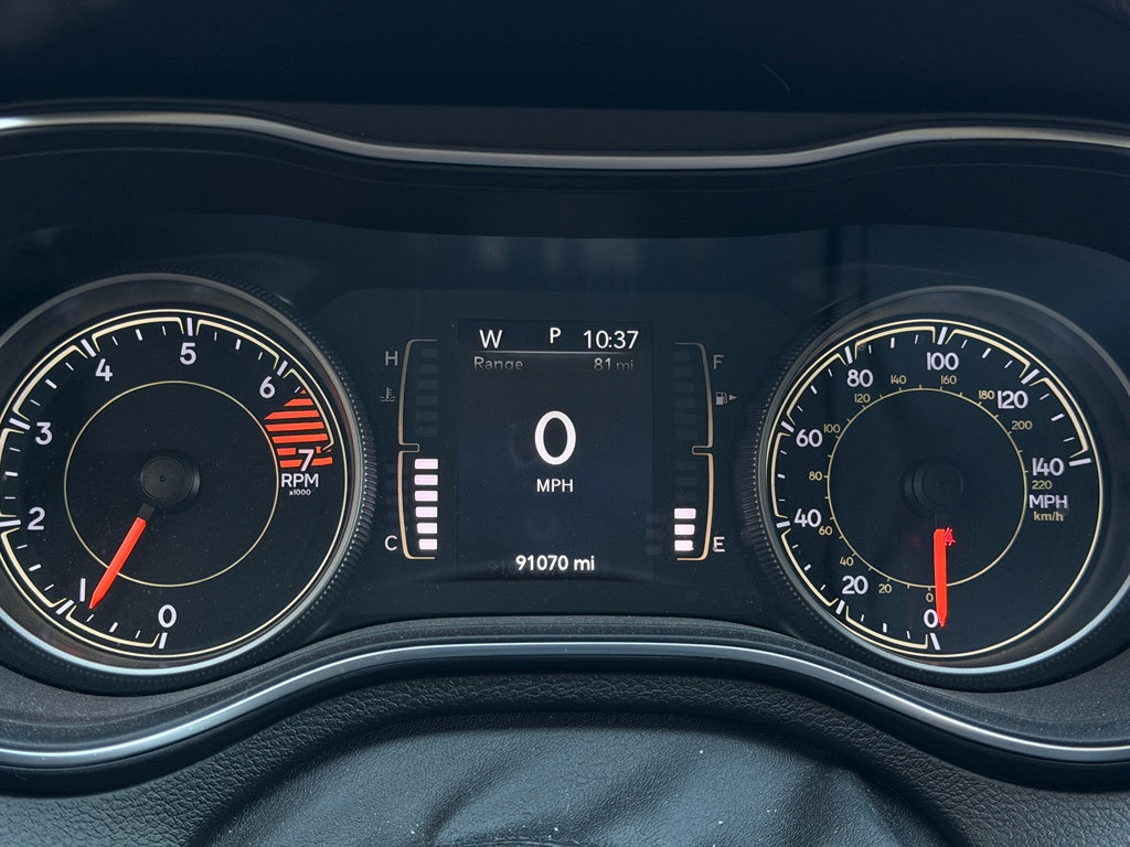 Used 2019 Jeep Cherokee Latitude w/ Cold Weather Group image 23