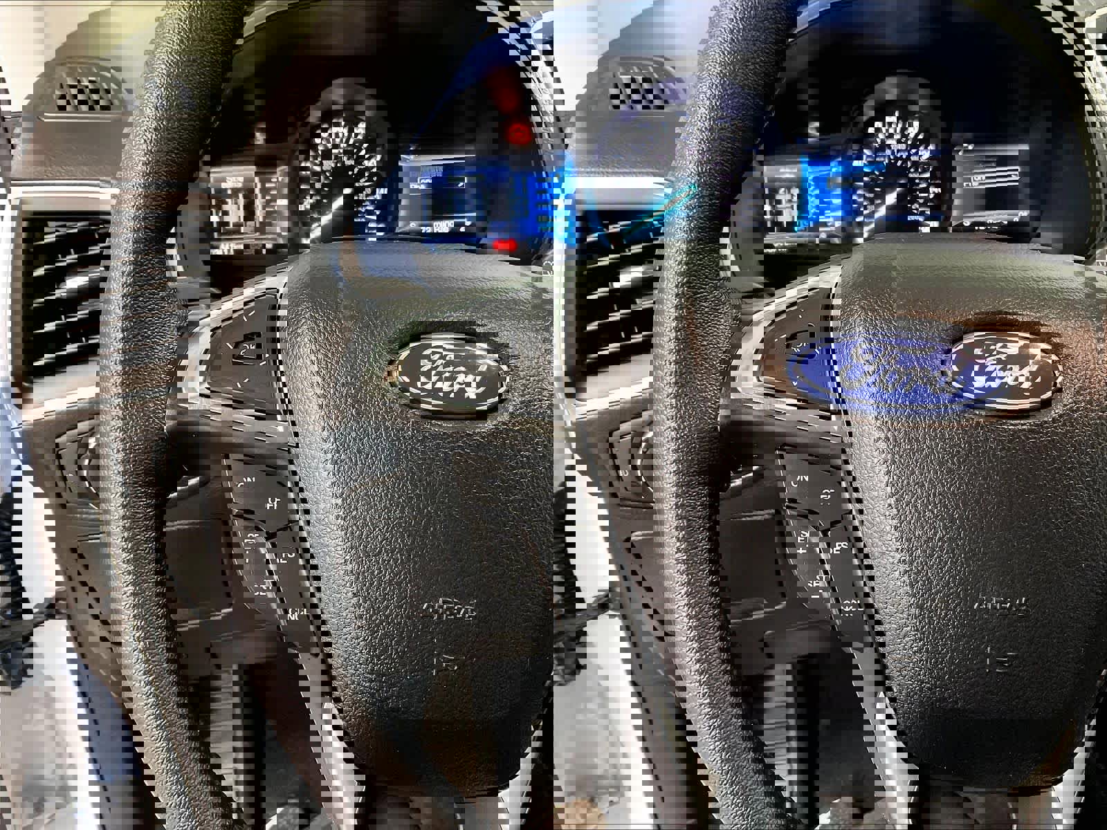 Used 2022 Ford Edge SEL w/ Convenience Package image 22