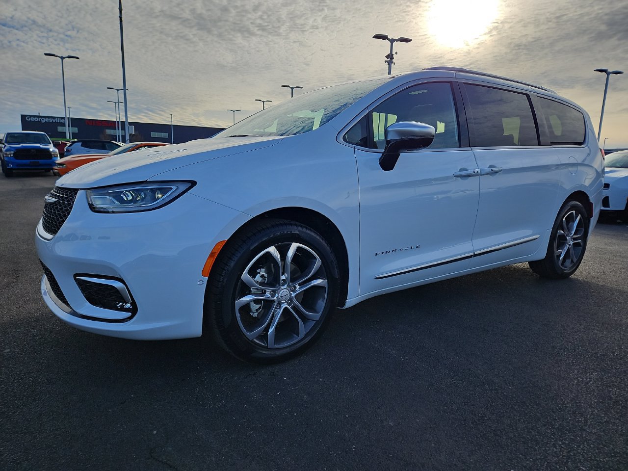 New 2026 Chrysler Pacifica Pinnacle w/ Trailer Tow Group FWD image 3