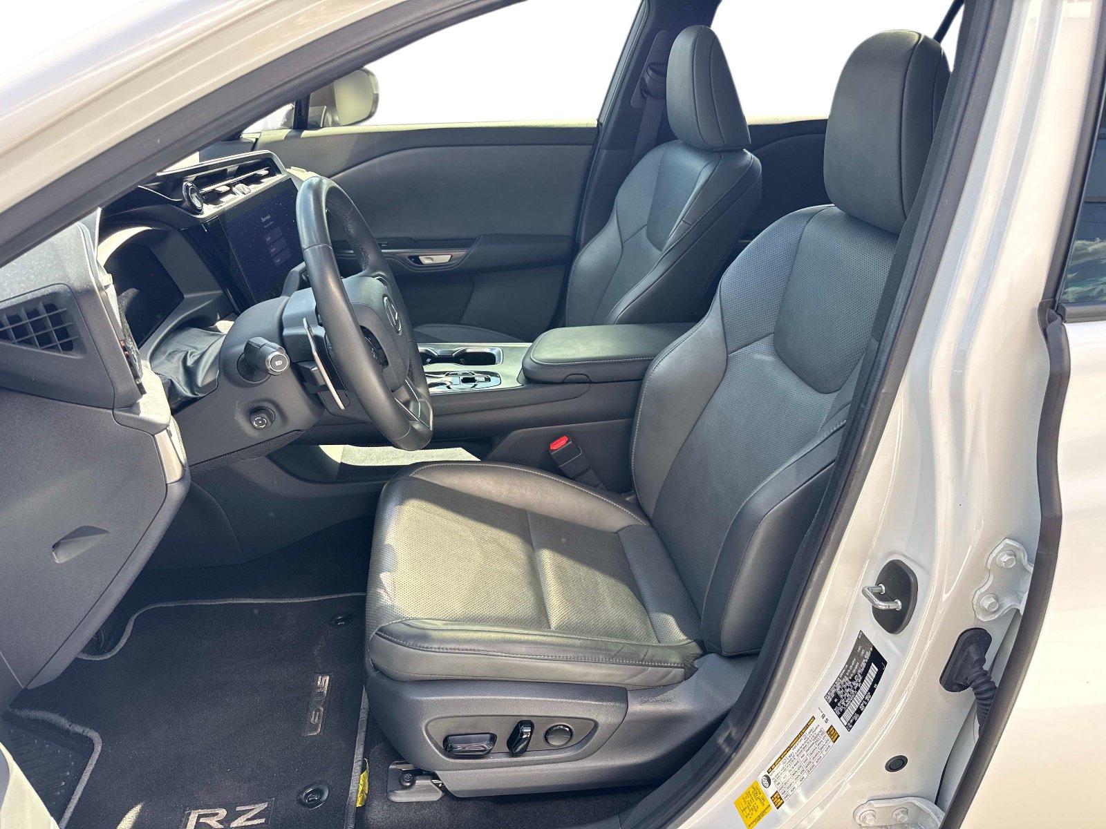 Used 2024 Lexus RZ 300e Premium w/ Accessory Package (Z1) FWD image 22