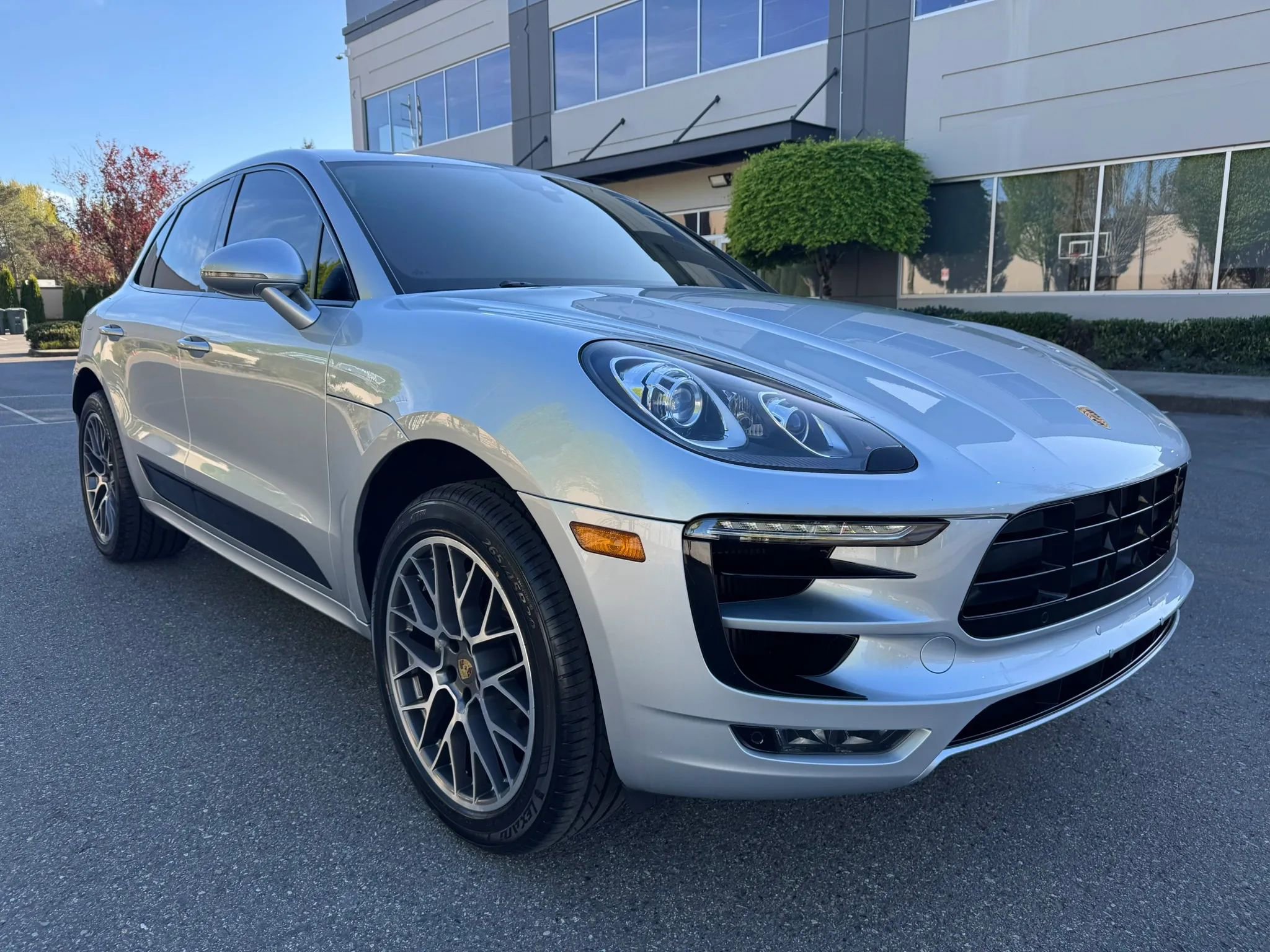 Used 2017 Porsche Macan S AWD/4WD image 2