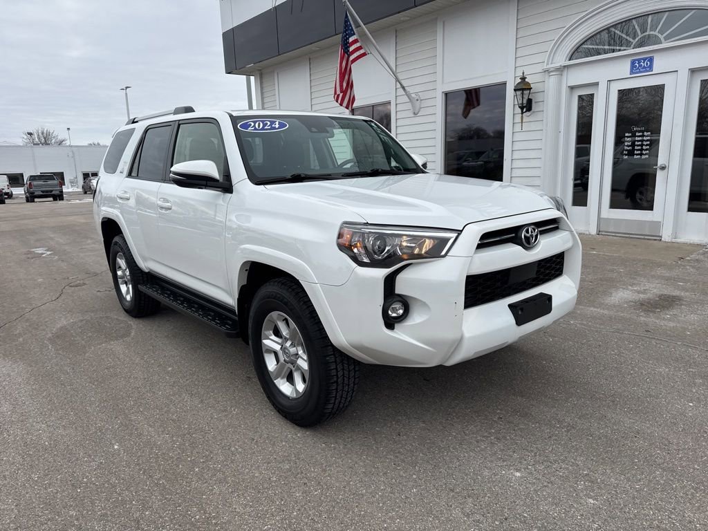 Used 2024 Toyota 4Runner SR5 Premium image 3