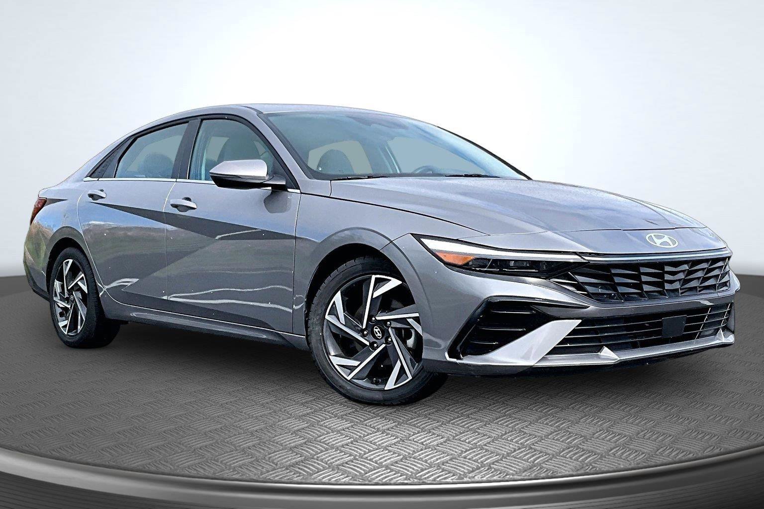 Used 2025 Hyundai Elantra Limited FWD image 23