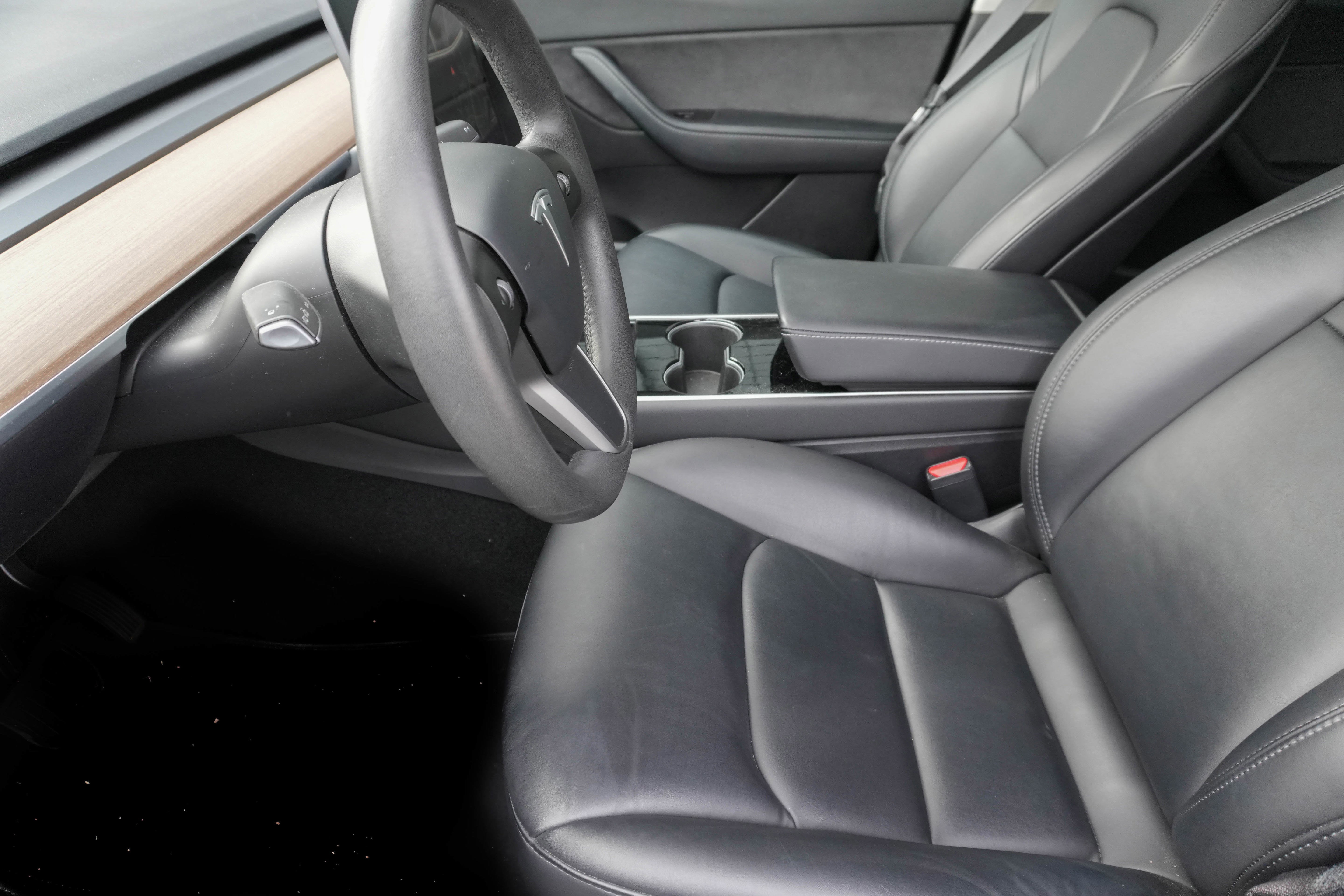 Used 2021 Tesla Model Y Long Range image 9