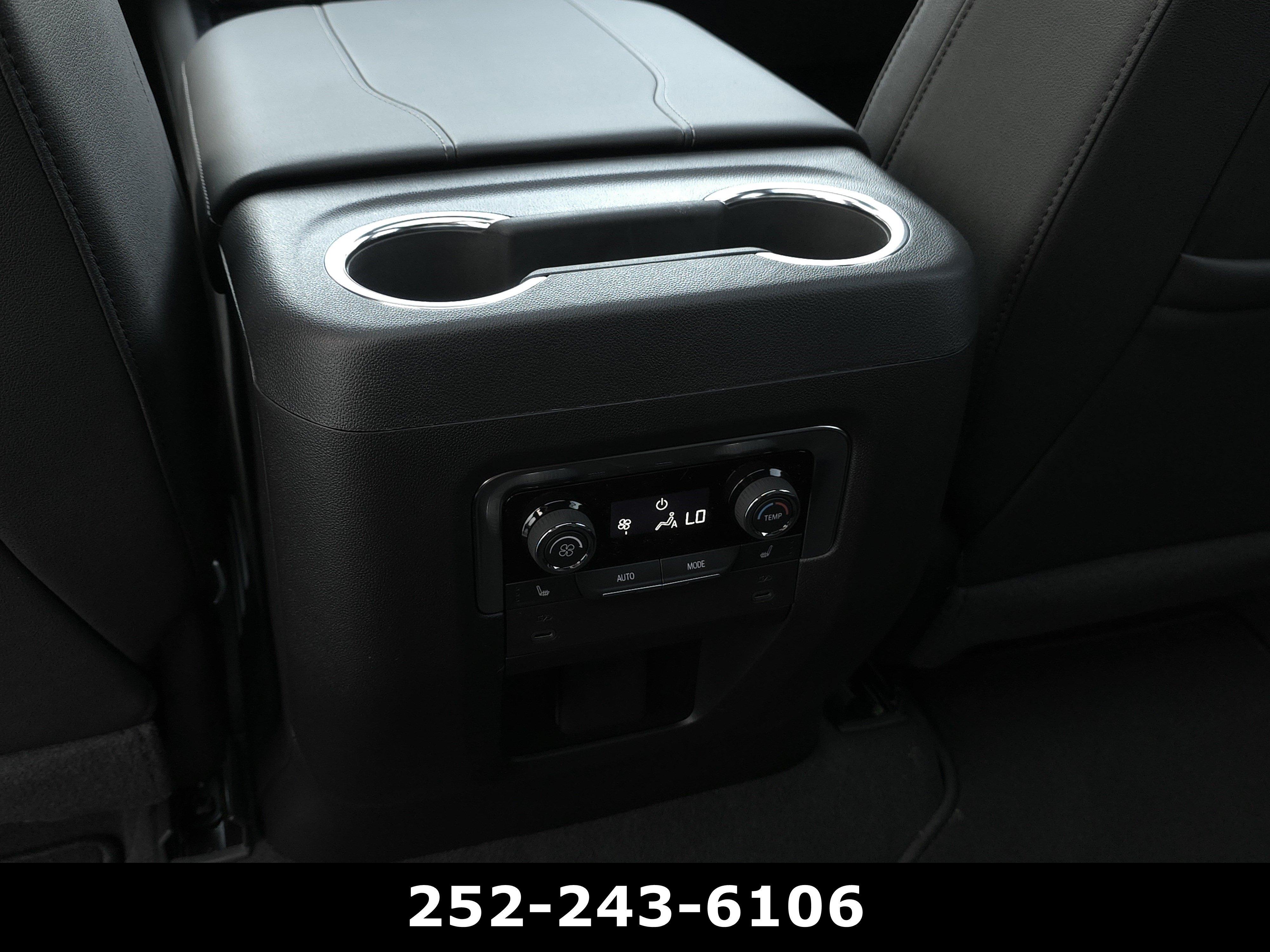 Used 2025 Chevrolet Suburban Z71 w/ Z71 Off-Road Package AWD/4WD image 33