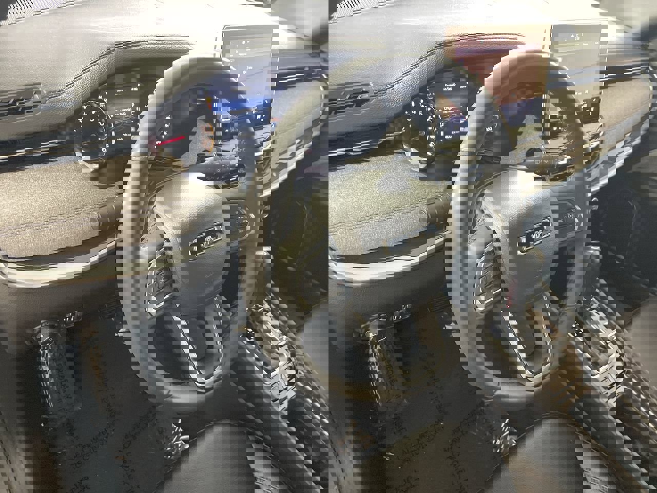 Used 2024 Jeep Compass Latitude image 11