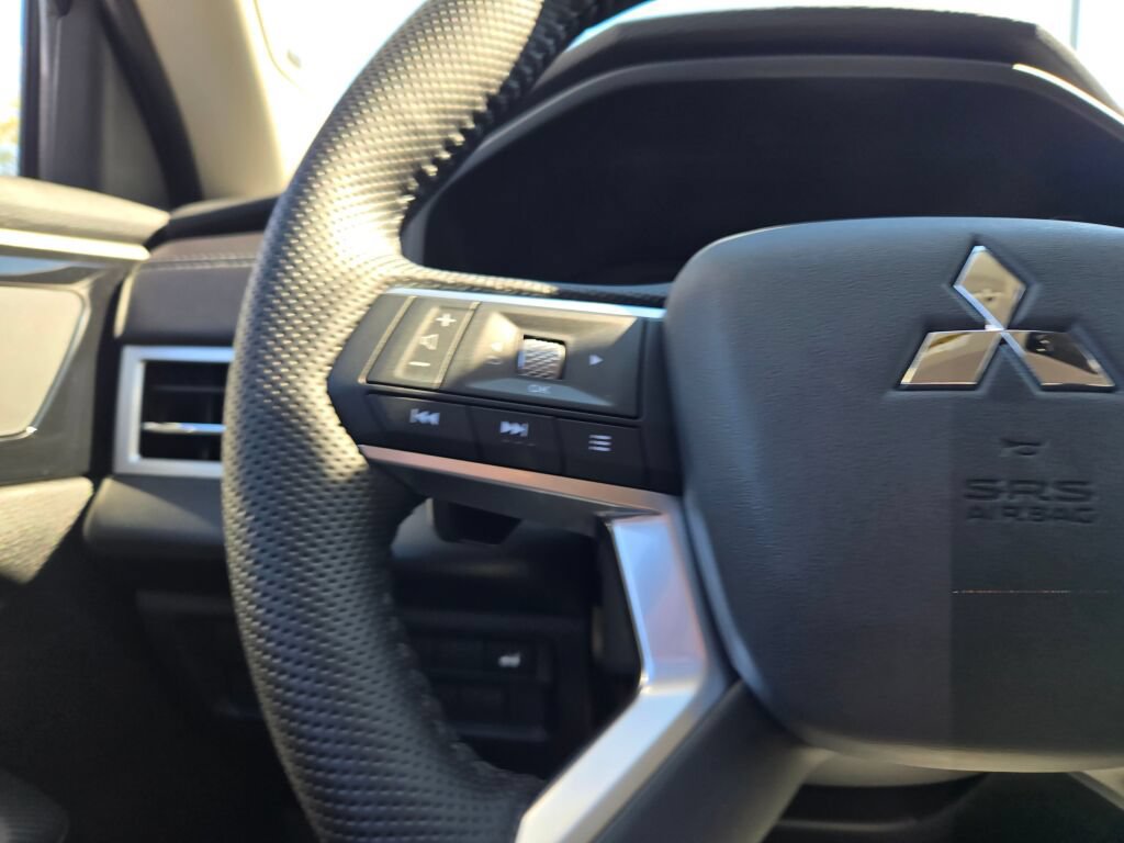 New 2026 Mitsubishi Outlander SE AWD/4WD image 25