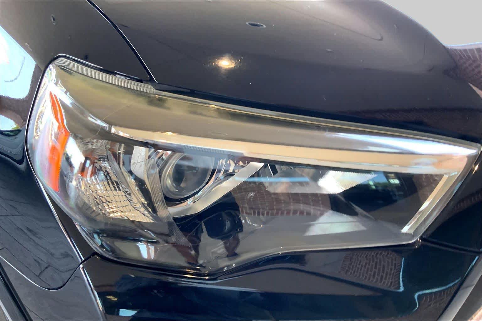 Used 2018 Toyota 4Runner Limited AWD/4WD image 28