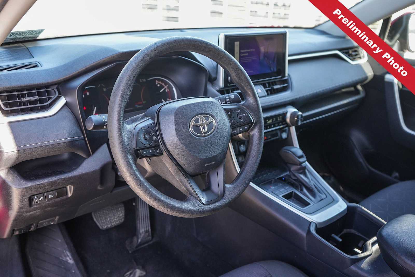 Used 2025 Toyota RAV4 XLE FWD image 14