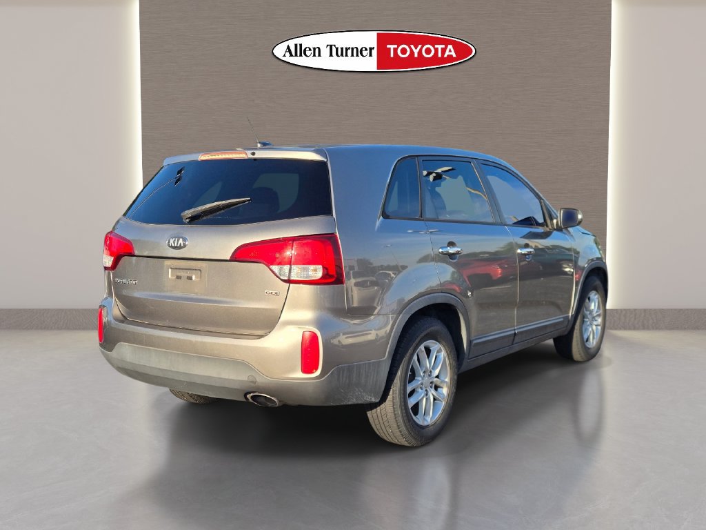Used 2015 Kia Sorento LX FWD image 4