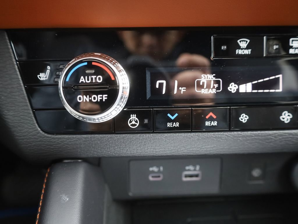 New 2025 Mitsubishi Outlander SEL image 46