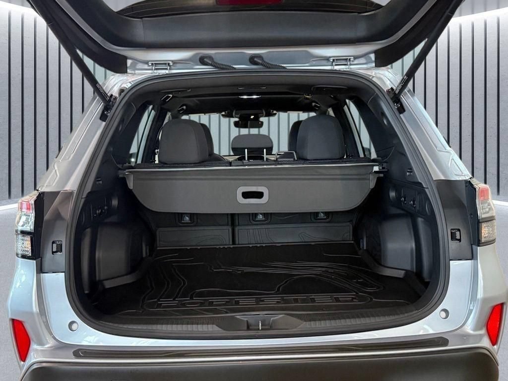 Certified 2025 Subaru Forester Premium AWD/4WD image 9