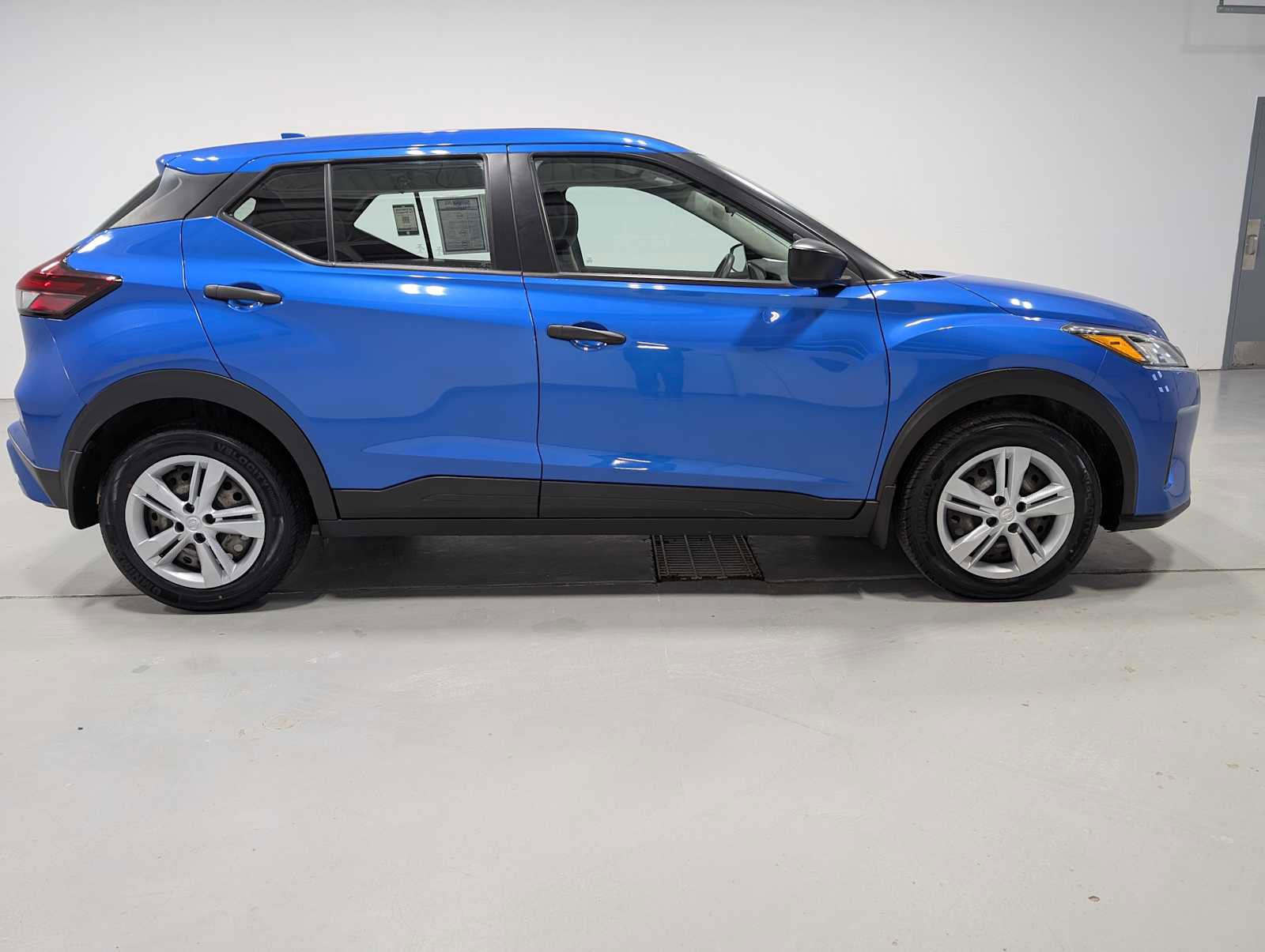 Used 2023 Nissan Kicks S image 7