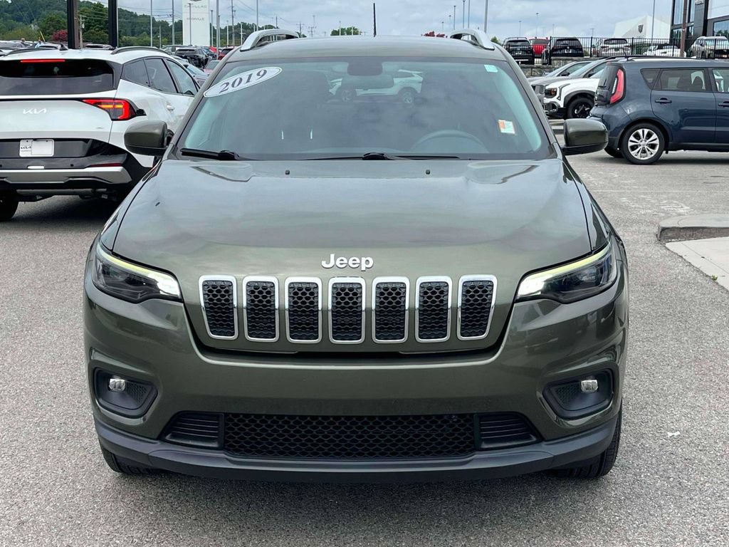 Used 2019 Jeep Cherokee Latitude w/ Popular Appearance Group AWD/4WD image 31