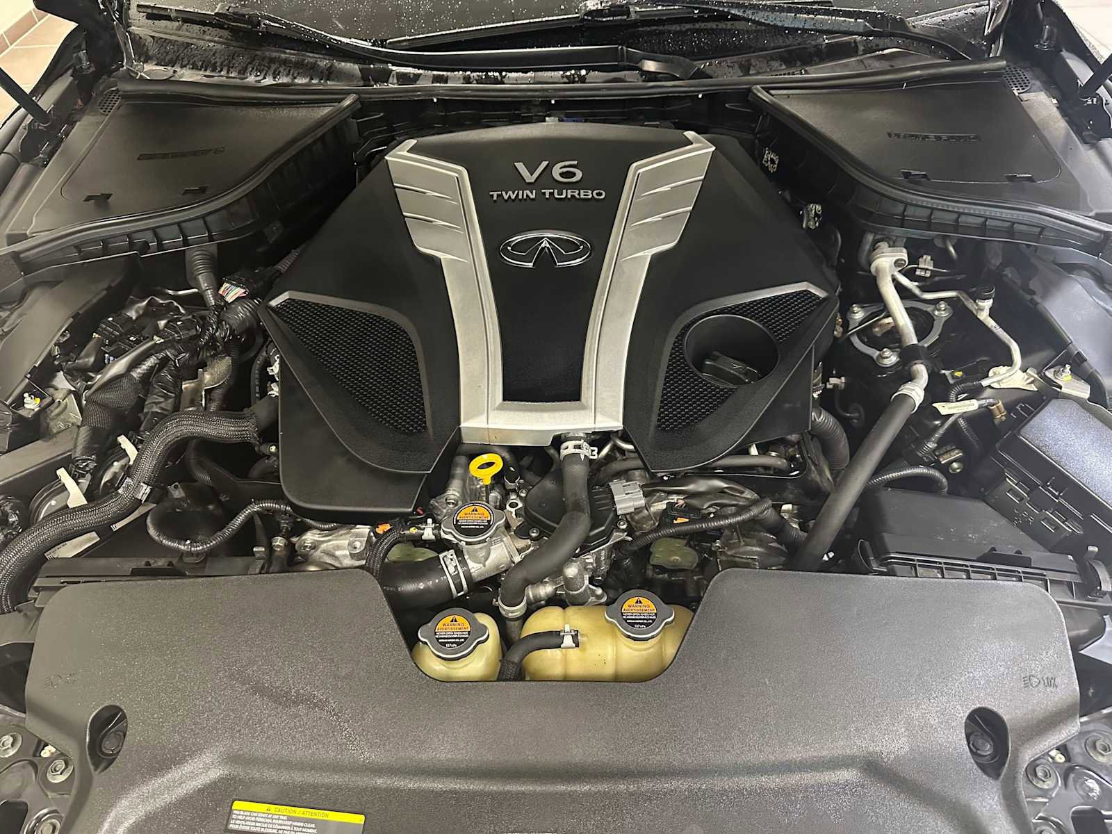 Used 2018 INFINITI Q60 Red Sport 400 w/ Sensory Package 3.0T Sport image 9