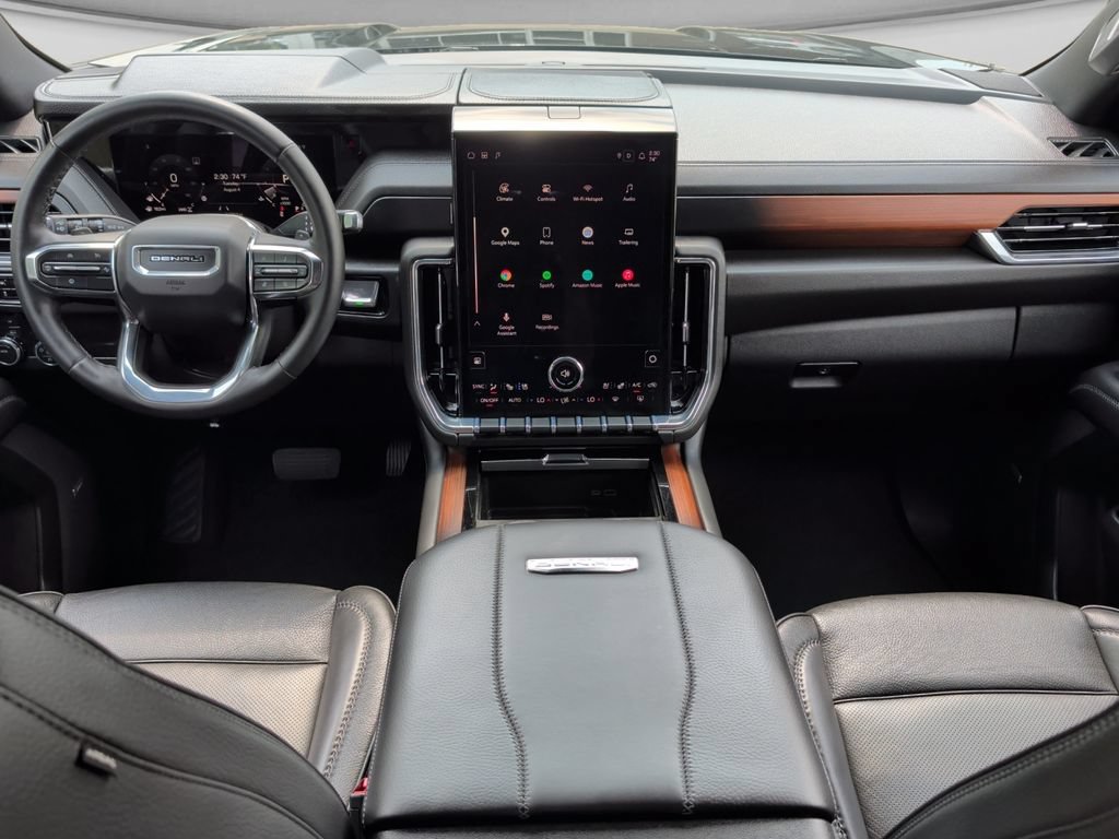 Used 2025 GMC Yukon XL Denali AWD/4WD image 18